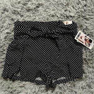 GORGEOUS high waisted shorts!!